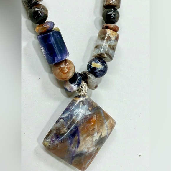 Vintage Retired Jay King Pink Cedar Stone Necklace – South African Mine Find - Picture 7 of 17